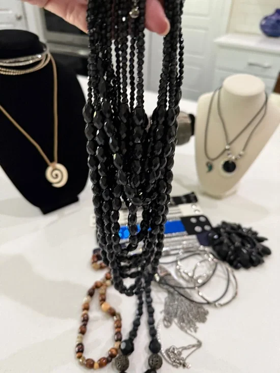 BOHO Meets GOTH Meets BLING Mixed 2# Bag of Jewelry - Picture 8 of 11